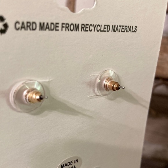 Spice Market WATERING CAN AND FLOWER  W/FAUX GEMS & PEARLS DANGLE EARRINGS - Picture 6 of 7